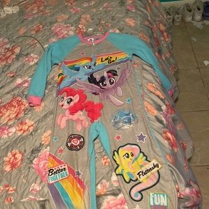 For the girls size 7/8